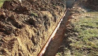 Копка траншей для водопровода в Сатке: цена за метр от 945 руб.